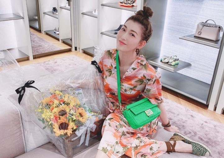 Lý Thể Hoa sống kín tiếng sau đổ vỡ.