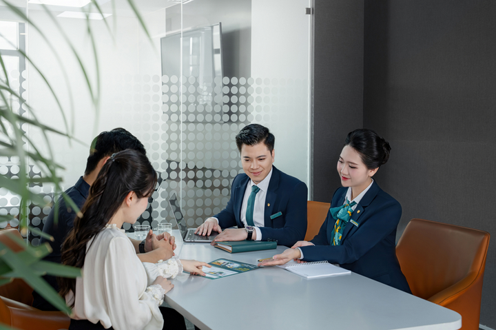 Phát Lộc khi tham gia gửi tiết kiệm tại BIDV - 2