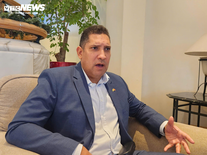 Johan Ndisi – Sveriges ambassadör i Vietnam. (Foto: Minh Hoan)