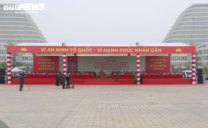 Sáng 12/12, Công an TP Hải Phòng tổ chức Lễ ra quân tấn công, trấn áp tội phạm, bảo đảm an ninh, trật tự; bảo vệ tuyệt đối an ninh, an toàn Đại hội đại biểu toàn quốc lần thứ XIV của Đảng, bầu cử đại biểu Quốc hội khóa XVI, Hội đồng Nhân dân các cấp nhiệm kỳ 2026 – 2031 và Tết Nguyên đán Bính Ngọ 2026.