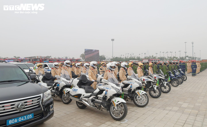 Gần 4.000 cán bộ, chiến sĩ Công an Hải Phòng ra quân trấn áp tội phạm - 11