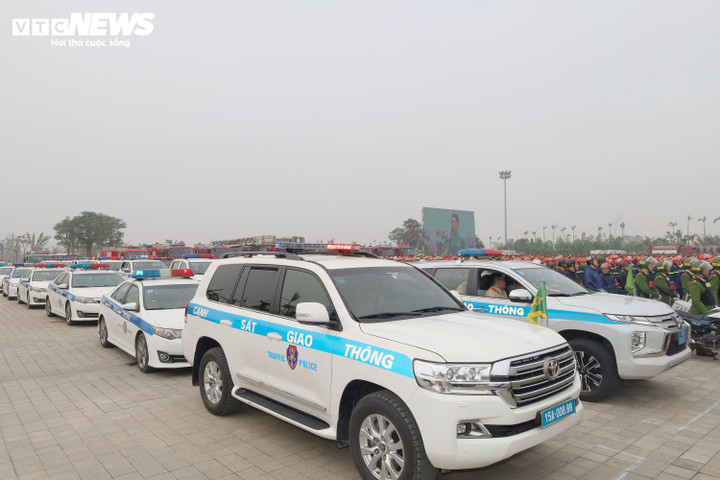 Gần 4.000 cán bộ, chiến sĩ Công an Hải Phòng ra quân trấn áp tội phạm - 12