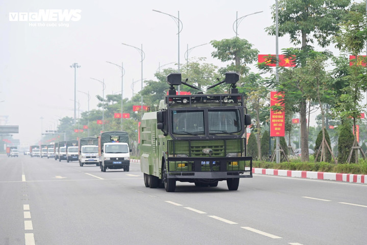 Gần 4.000 cán bộ, chiến sĩ Công an Hải Phòng ra quân trấn áp tội phạm - 14
