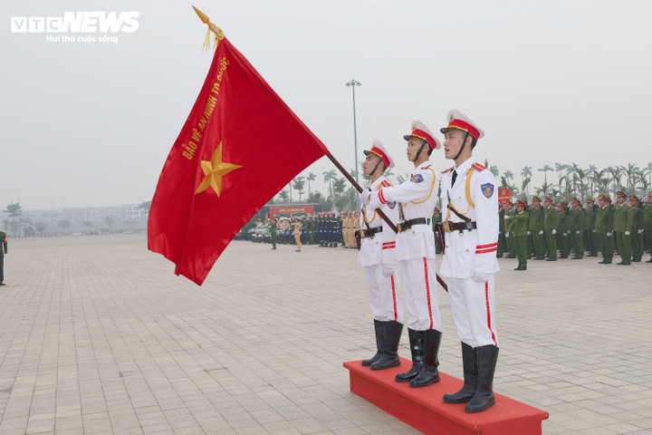 Tham gia Lễ ra quân có gần 4.000 cán bộ, chiến sỹ Công an, lực lượng an ninh trật tự ở cơ sở, đoàn viên thanh niên trên địa bàn thành phố cùng các lực lượng Quân đội...