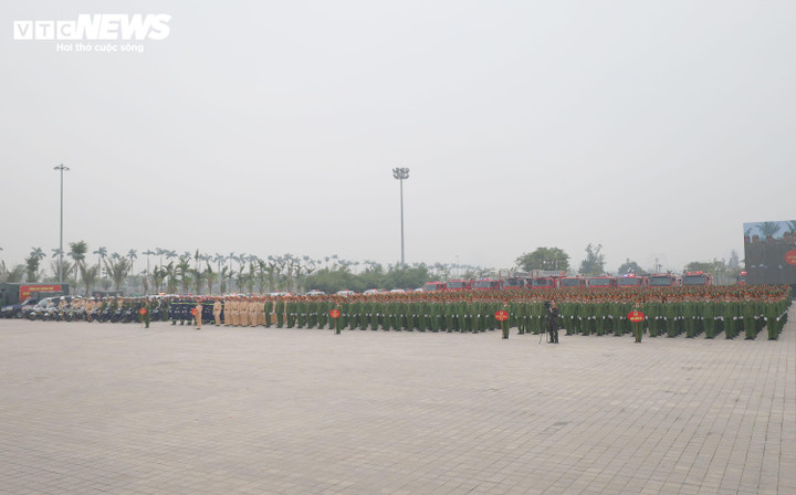 Gần 4.000 cán bộ, chiến sĩ Công an Hải Phòng ra quân trấn áp tội phạm - 5