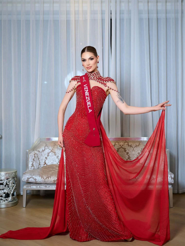 Tại chung kết Miss Charm 2025, khi nhận câu hỏi về việc "thành công thường được đánh giá bằng danh tiếng và tiền bạc", cô khẳng định danh tiếng và tiền bạc không phải là tất cả. Điều quan trọng nhất trong cuộc sống là sự giàu có về tinh thần.