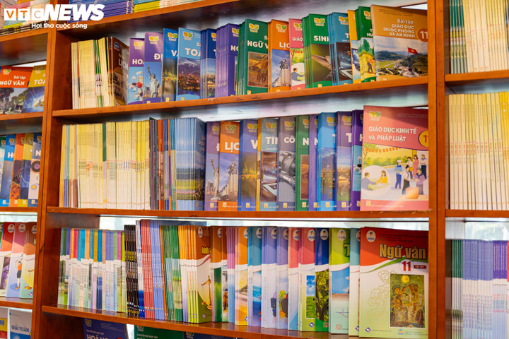 Ấn phẩm của NXB Giáo dục Việt Nam. (Ảnh: Minh Đức)