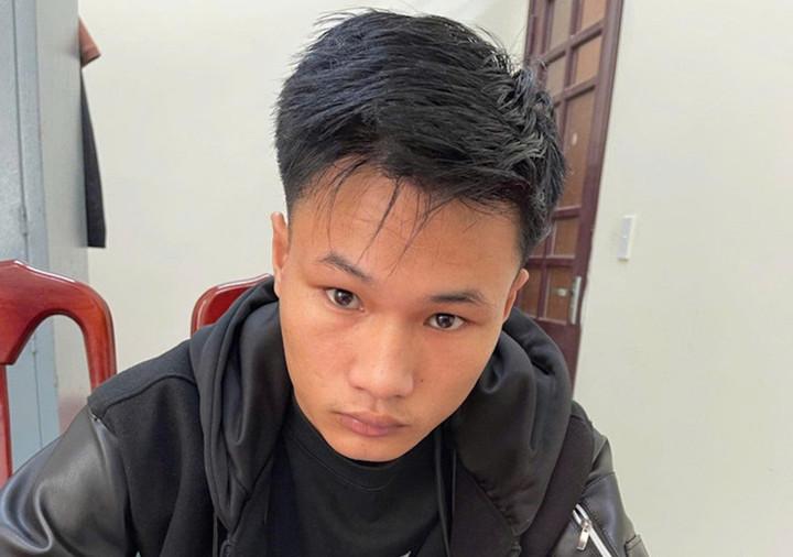 Nguyễn An Bảo Chinh thời điểm bị tạm giữ hình sự, lấy lời khai phục vụ công tác điều tra. (Ảnh: Công an Quảng Trị)