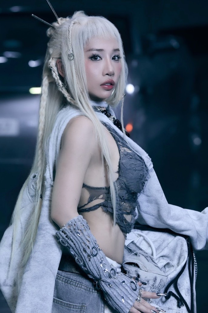 Hằng BingBoong tái xuất với hình ảnh mới sau nhiều năm "ở ẩn".