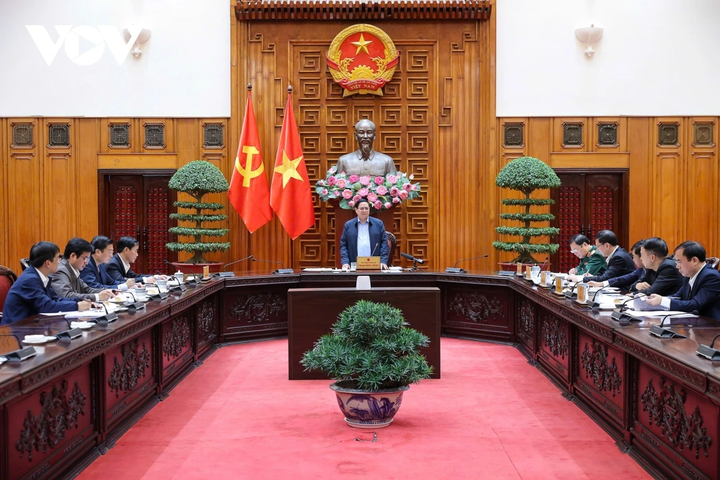 Thủ tướng Phạm Minh Chính chủ trì buổi làm việc với Ban Thường vụ tỉnh Quảng Trị về tình hình thực hiện "Chiến dịch Quang Trung" thần tốc xây dựng, sửa chữa nhà cho nhân dân sau bão lũ