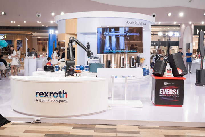 Gian hàng công nghệ của Bosch Rexroth với các giải pháp tự động hóa tiên tiến, tích hợp AI và IoT. (Nguồn: Bosch Vietnam)