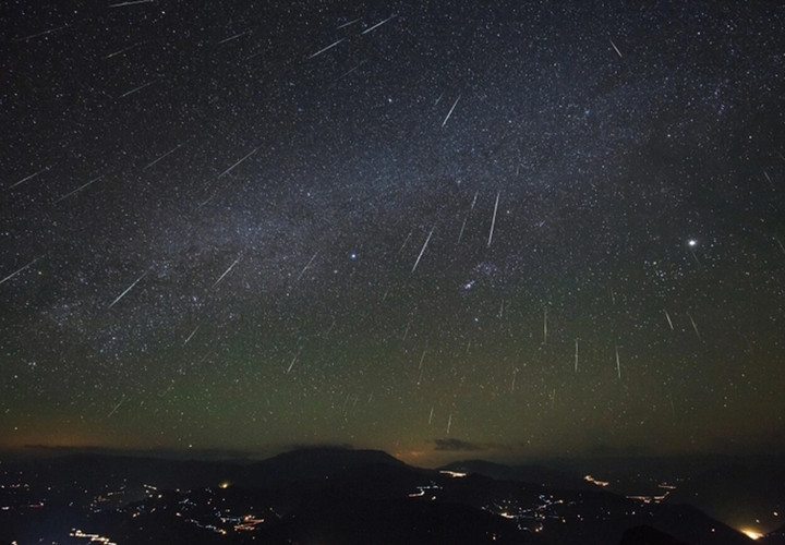 Hình ảnh mưa sao băng Geminids ở tỉnh Vân Nam (Trung Quốc). (Ảnh: NASA)