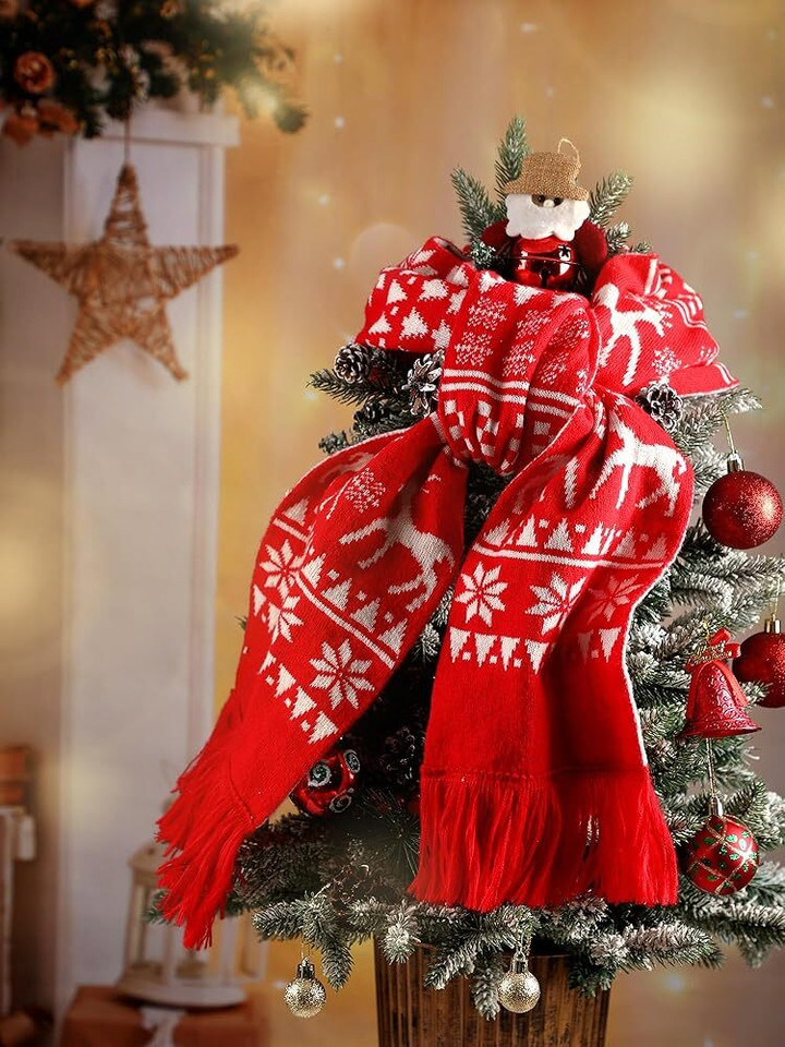 Áo sweater, hoodie, khăn len là những món quà Giáng sinh thiết thực. (Ảnh: Amazon)