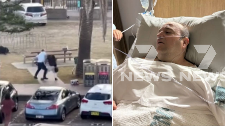 Người đàn ông dũng cảm được xác định là Ahmed Al Ahmed, 43 tuổi, sinh sống tại Sydney và làm nghề bán trái cây.