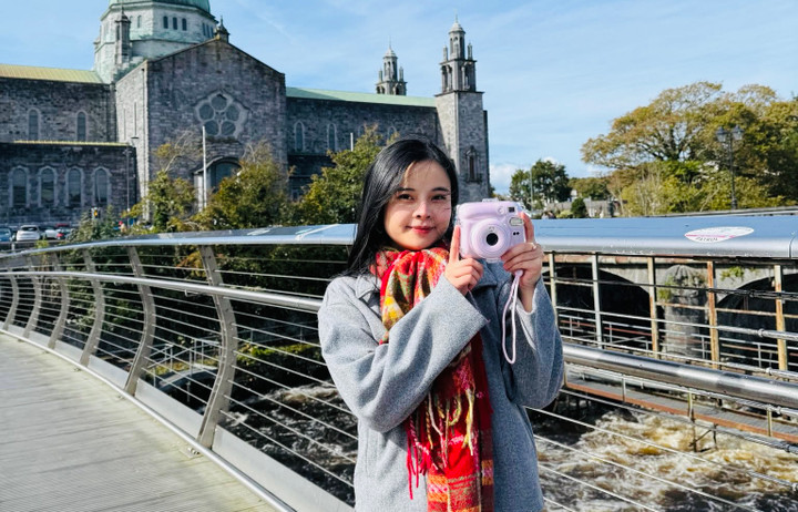 Đồng Phương Linh chụp tại Galway, Ireland, hồi tháng 9/2025.