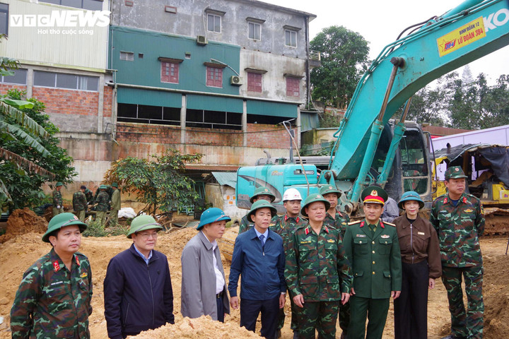 Ngay sau lễ khởi công, ông Nguyễn Văn Phương, Bí thư Tỉnh ủy Quảng Trị và Thiếu tướng Hoàng Duy Chiến, Phó Tư lệnh Quân khu 4 trực tiếp khảo sát hiện trường và chỉ đạo các đơn vị khẩn trương triển khai thi công.