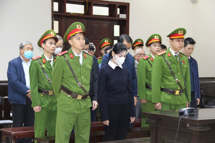 Các bị cáo tại toà phúc thẩm.
