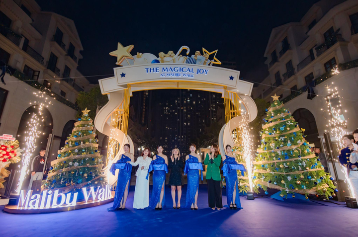 Lễ cắt băng khai trương và thắp sáng Tâm điểm thương mại - dịch vụ - giải trí Malibu Walk tại trung tâm Ocean Park 1.