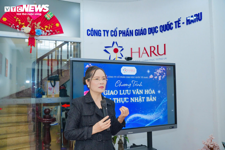 Chương trình “Giao lưu văn hóa – Ẩm thực – Định hướng nghề nghiệp – Chia sẻ kinh nghiệm học tiếng Nhật hiệu quả”, với sự tham gia của các chuyên gia, khách mời và đông đảo học viên yêu tiếng Nhật.