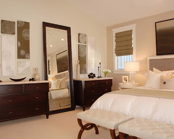 Không nên đặt gương nhìn thẳng vào giường ngủ