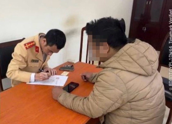 Trần Huy T. tại cơ quan công an.