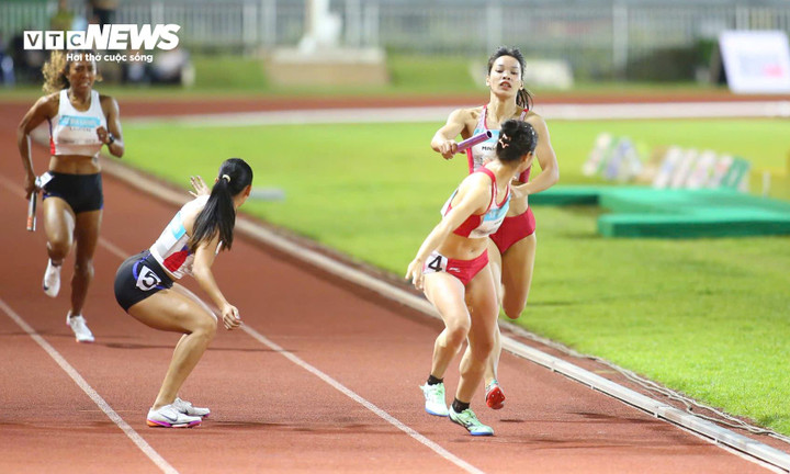 Đội tuyển điền kinh tiếp sức nữ 4x400m thi đấu nội dung cuối cùng trong ngày của đoàn Việt Nam.