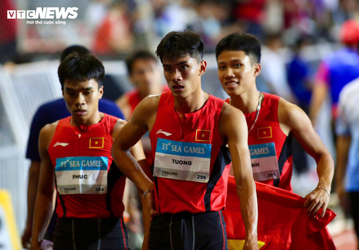 Dẫu có nỗi buồn nhưng đội tiếp sức 4x400m nam đã nỗ lực hết mình.