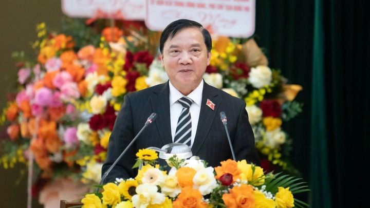 Phó Chủ tịch Quốc hội Nguyễn Khắc Định phát biểu.