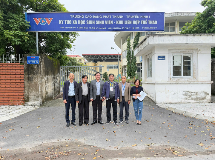 The inspection team examined the school's facilities.