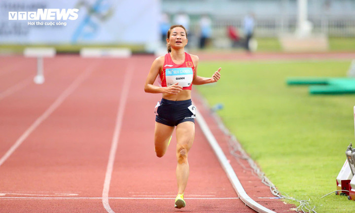 Nguyễn Thị Oanh vẫn không có đối thủ ở mọi nội dung cô tham dự. (Ảnh: Thế Sơn)