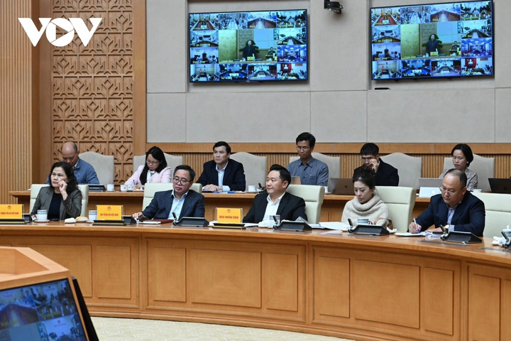 Các đại biểu dự phiên họp.