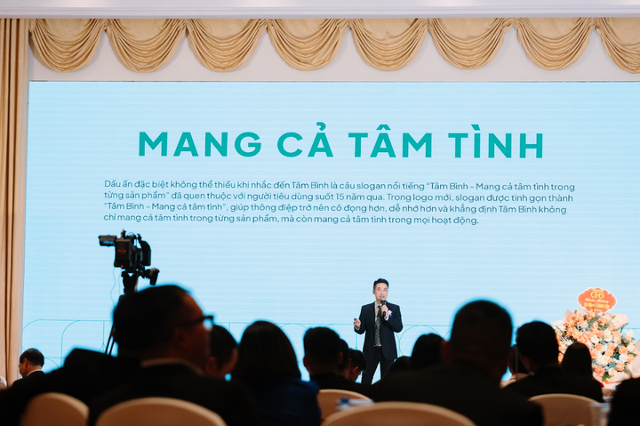 Anh Nguyễn Tuấn Anh – Phó phòng Truyền thông Marketing Tâm Bình - chia sẻ về ý nghĩa tinh gọn slogan.