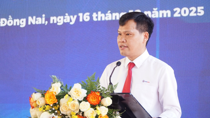Ông Bùi Quốc Hoan – Phó Tổng Giám đốc EVNSPC - phát biểu tại buổi lễ.