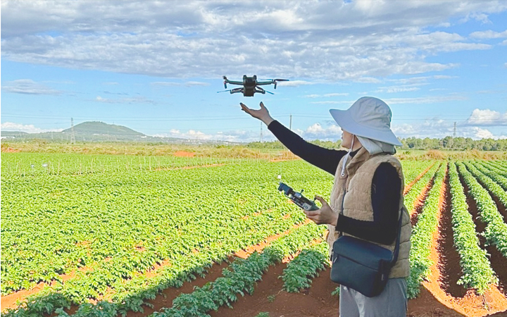 Nông dân áp dụng khoa học công nghệ trong canh tác nông nghiệp bền vững. (Ảnh: PepsiCo)