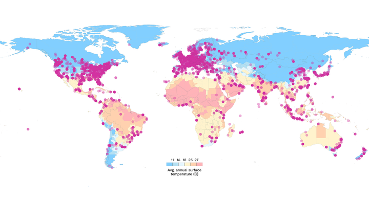 Phạm vi nhiệt độ lý tưởng cho trung tâm dữ liệu là từ 18°C đến 27°C. Nhiệt độ cao, đòi hỏi hệ thống làm mát đắt tiền hơn, là một trong những yếu tố rủi ro lớn nhất đối với trung tâm dữ liệu. (Nguồn: Rest of World)