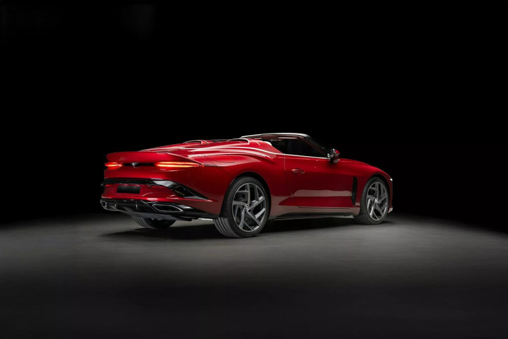 Chỉ có 12 chiếc xe Bentley Bacalar được chế tạo thủ công, giá khoảng 2 triệu USD. (Ảnh: Carscoops)