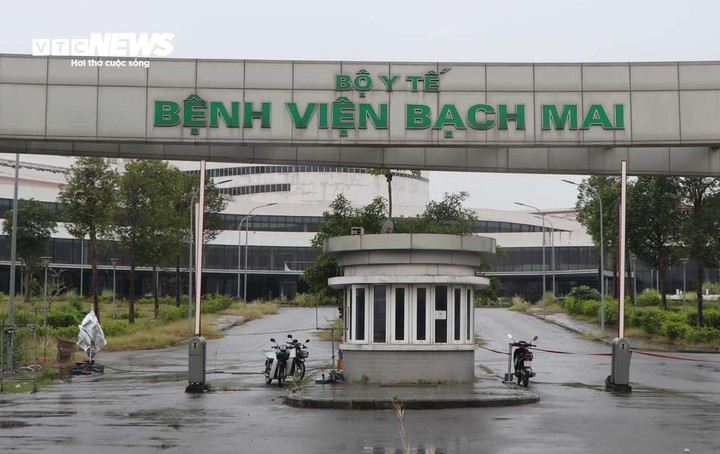 Hình ảnh Bệnh viện Bạch Mai cơ sở 2 thời điểm bỏ hoang, xuống cấp.