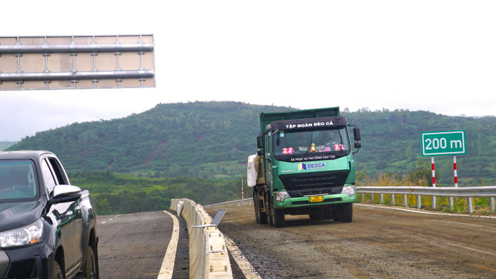 Ban Quản lý dự án 7 đặt mục tiêu đến ngày 31/12/2025 sẽ cơ bản hoàn thành việc khắc phục, thông xe kỹ thuật đoạn tuyến bị ảnh hưởng và hoàn thành toàn bộ công trình, đưa vào khai thác trước ngày 31/1/2026.