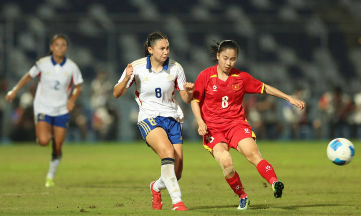 Đội tuyển nữ Việt Nam đấu với Philippines chung kết bóng đá nữ SEA Games 33.