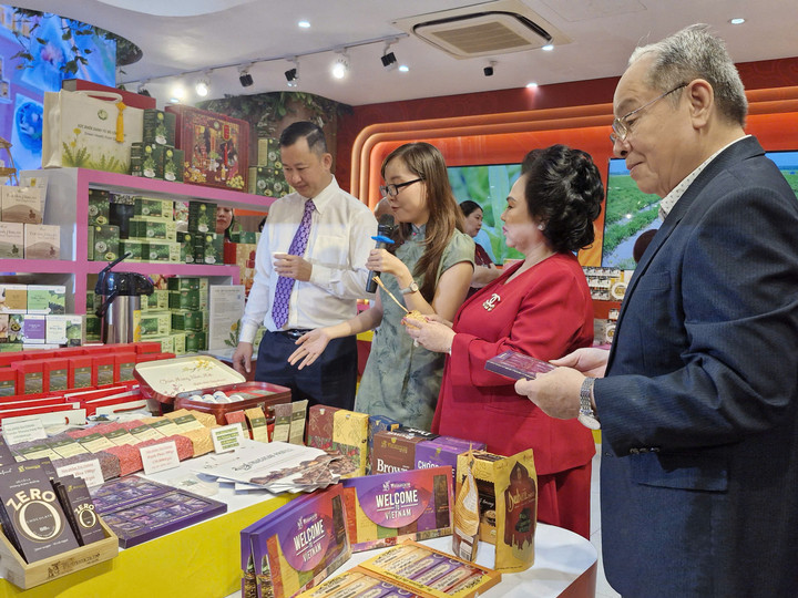 Hàng hóa phục vụ thị trường Tết Bính Ngọ 2026 được doanh nghiệp chuẩn bị tăng mạnh so với Tết Quý Tỵ nhờ sức mua đã ấm trở lại.