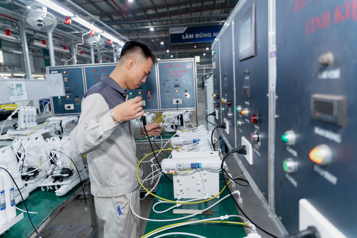Quy trình sản xuất máy lọc nước được kiểm soát chặt chẽ. (Ảnh: Hòa Phát)
