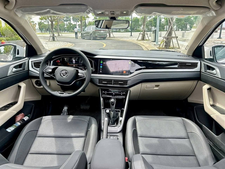 Khoang nội thất Skoda Slavia.