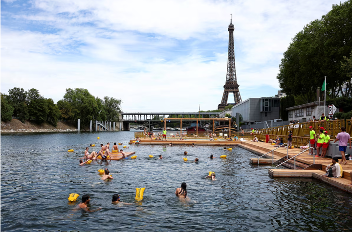 Sông Seine được hồi sinh sau hơn 100 năm. (Ảnh: Reuters)