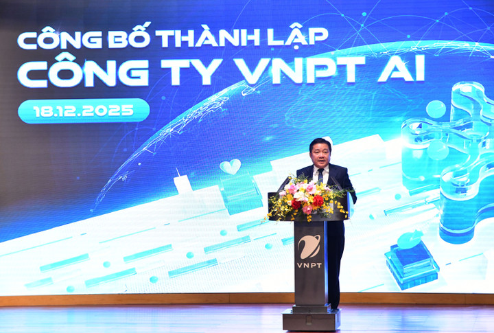 Ông Huỳnh Quang Liêm, Tổng Giám đốc VNPT, phát biểu tại lễ ra mắt VNPT AI. (Ảnh: VNPT)