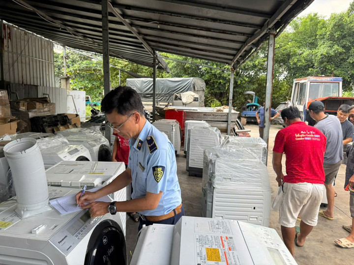 Qua kiểm tra, lực lượng chức năng ghi nhận 47 máy giặt đã qua sử dụng, không nhãn hiệu, không rõ nguồn gốc xuất xứ.