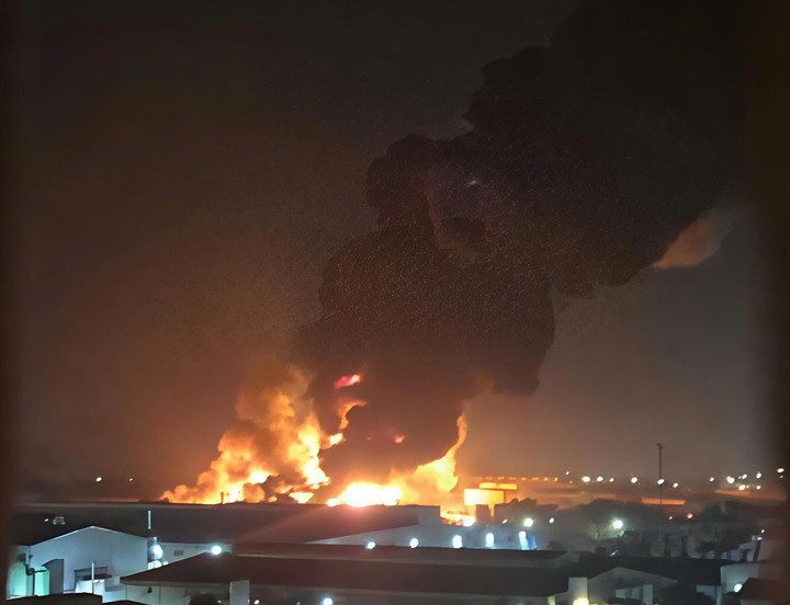 Công ty bao bì ở Bắc Ninh bốc cháy ngùn ngụt kèm nhiều tiếng nổ lớn - 2