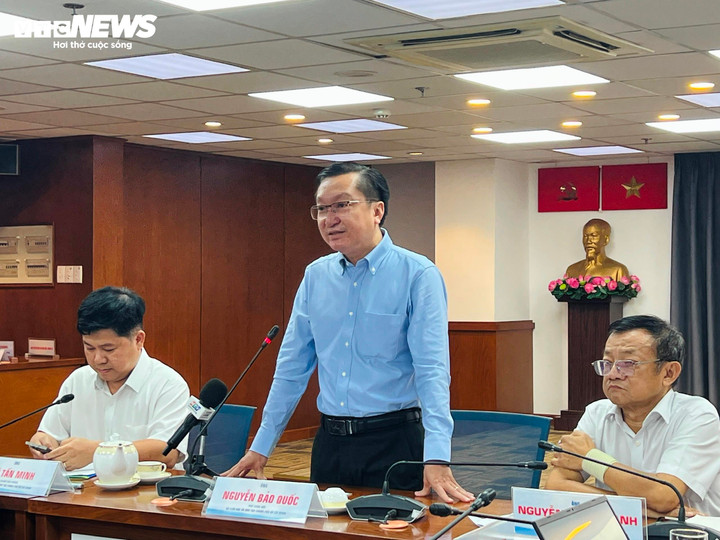 Mr. Nguyen Bao Quoc, Deputy Director of the Ho Chi Minh City Department of Education and Training, provided this information at a press conference on the afternoon of December 18th.