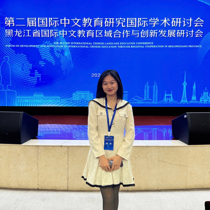 Kim Chung tham dự và phát biểu về thành quả nghiên cứu tại Hội thảo quốc tế về nghiên cứu giảng dạy Hán ngữ tại thành phố Cáp Nhĩ Tân, tỉnh Hắc Long Giang, tháng 12/2024.