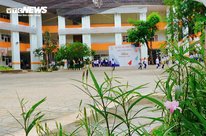 Students who do not register for paid activities will be assigned by the school to participate in general clubs during the same school hours.