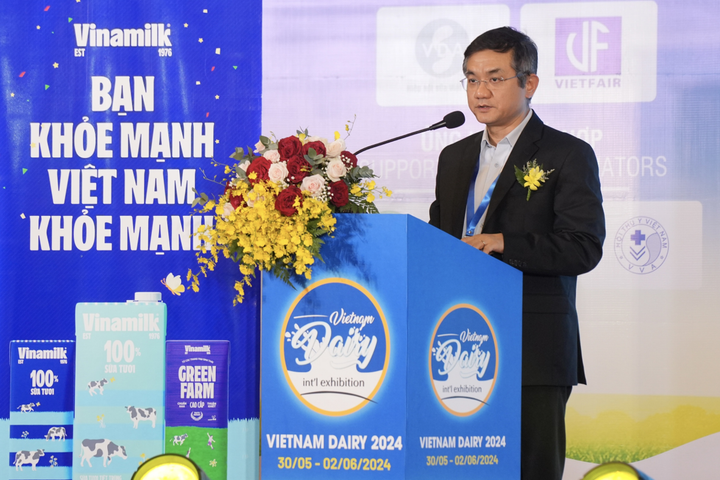 Ông Nguyễn Quang Trí chia sẻ tại Triển lãm quốc tế ngành sữa Việt Nam 2024. (Ảnh: Vinamilk)